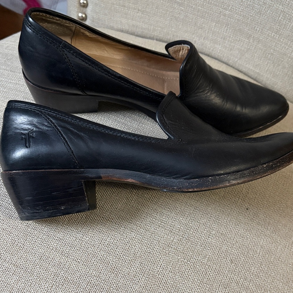 Frye Classic Black Leather Point Toe Flat Loafers - Picture 2 of 9